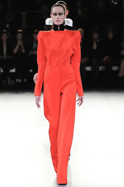 Look 9